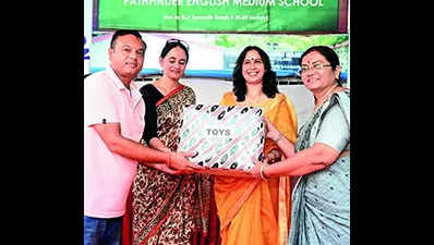 AWWA distributes clothes, toys to underprivileged kids