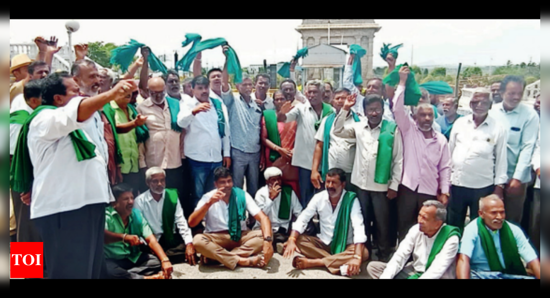 Farmers Demand Loan Waiver Scheme | Bengaluru News - Times Of India