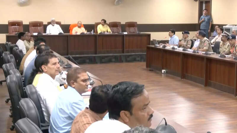 UP: CM Yogi Adityanath holds meetings with top administrative officials ...