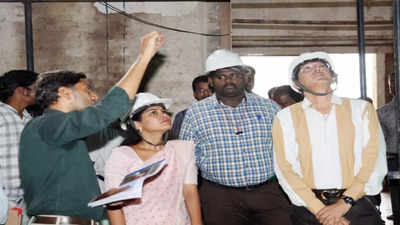 Chennai mayor inspects Victoria Hall renovation work