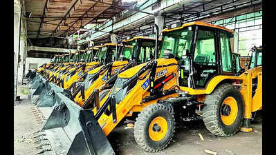 ‘Heavy vehicles worth 10 crore gathering dust’