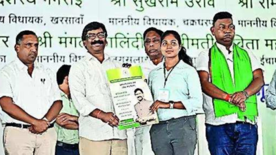 Soren hands out 10k job letters to Kolhan youths