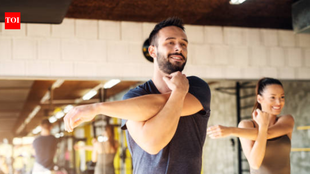10 best stretches to start the day | The Times of India