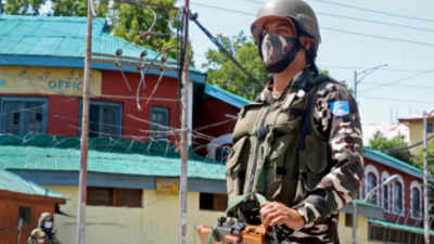 Encounter underway between security forces and terrorists in Larrow-Parigam of Jammu and Kashmir's Pulwama