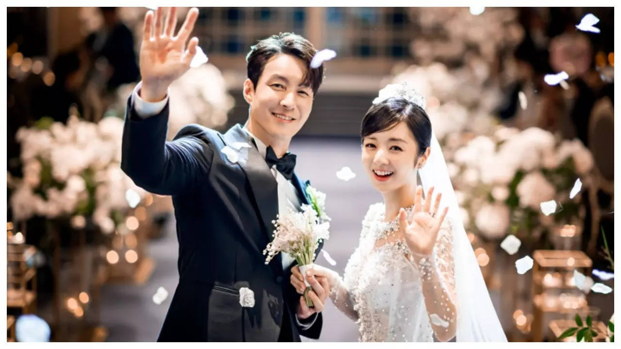 Touch Your Heart' actor Shim Hyung Tak shares dreamy pictures from wedding  - Times of India
