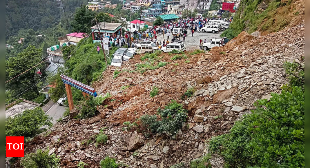 Infant Among 4 Dead As Landslide Hits Parking Lot In Chamba In Tehri Garhwal Dehradun News