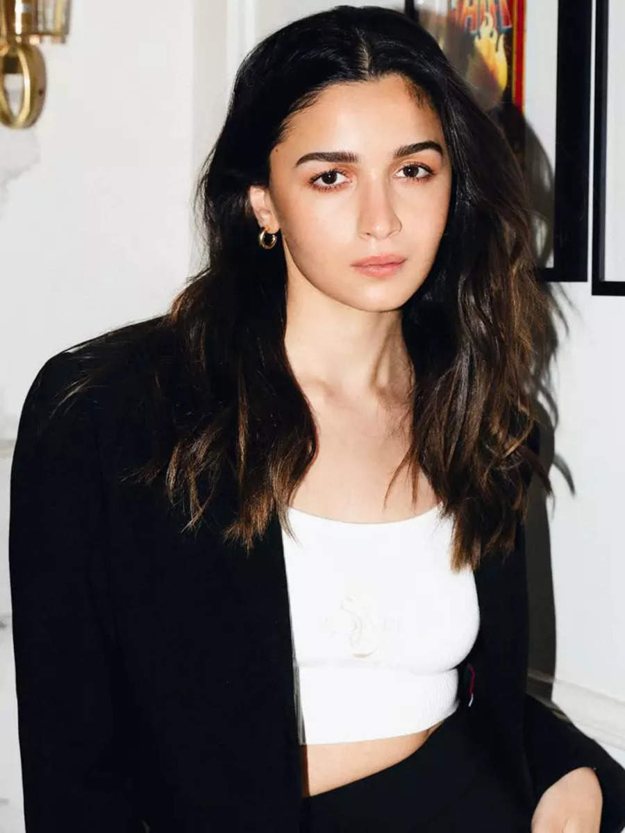 Alia Bhatt Serves Major Boss Babe Vibes In A Black Pantsuit Toiphotogallery 6984