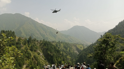 Six children among 8 people trapped in Pakistan cable car