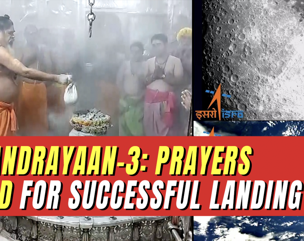 
"Bhasma Aarti at Shree Mahakaleshwar Temple, Ujjain, seeks blessings for Chandrayaan 3's landing"
