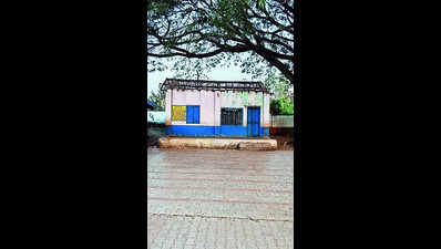 Century-old govt school in dilapidated condition