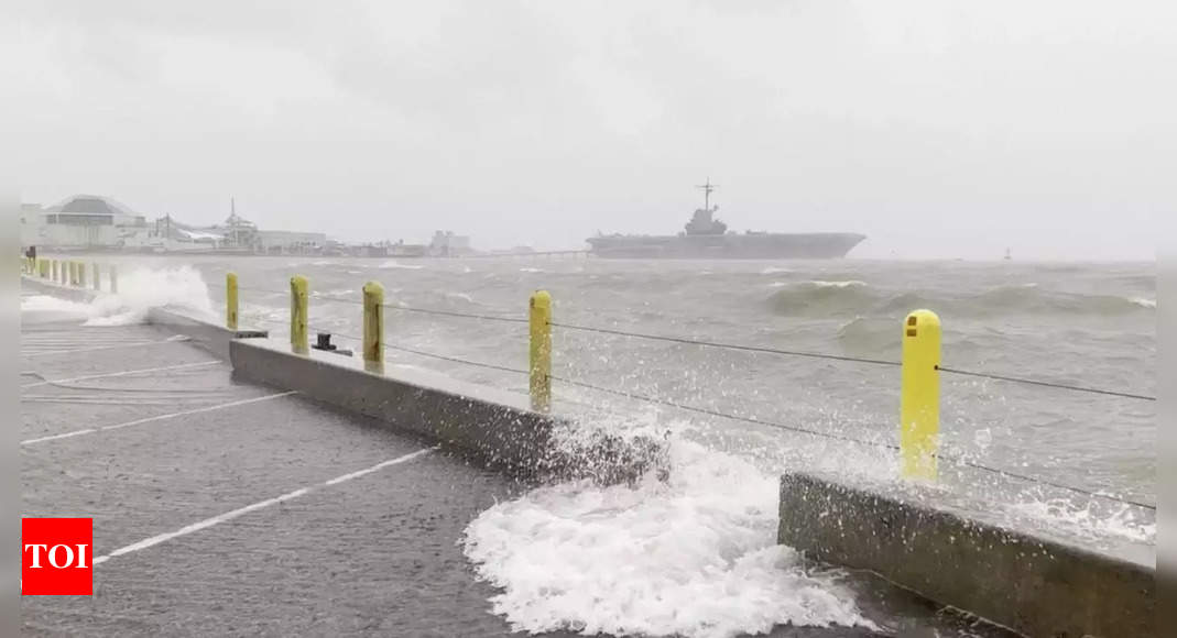 Storm Franklin Tropical storm Franklin nears the Dominican Republic