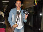 Kangana, Sonakshi at airport