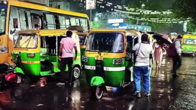Kolkata: Ultadanga auto drivers assault passenger, held