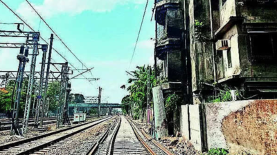 Bombay HC clears the decks for Western Railway to raze building in way of 6th line