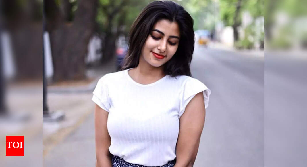 Kannethirey Thondrinal actress Jayashri Jue enjoys a vacation with her