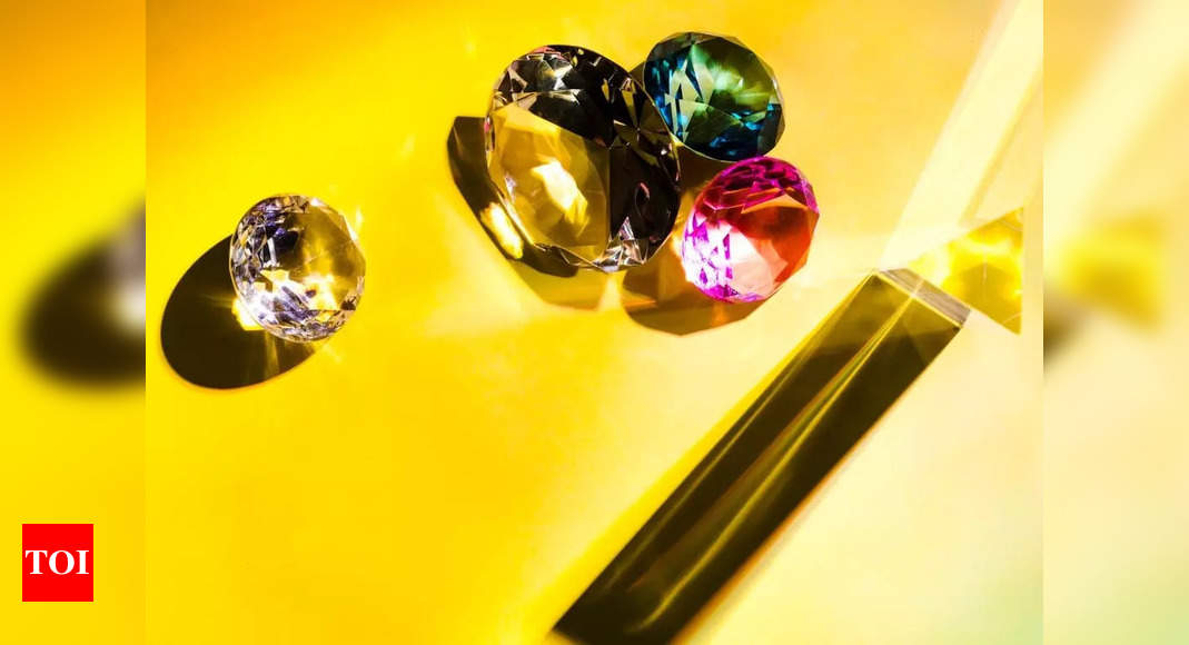 How to Wear a Pukhraj (Yellow Sapphire) Gemstone - Navratan.com