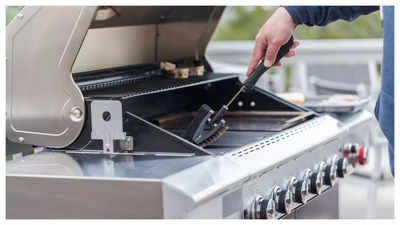 How to clean a grill at home like a pro