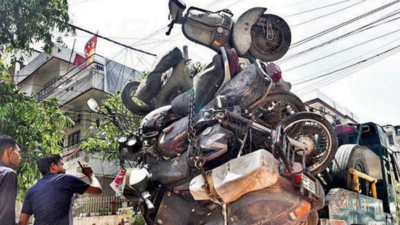 Drive to lift old vehicles halted after Delhi HC order