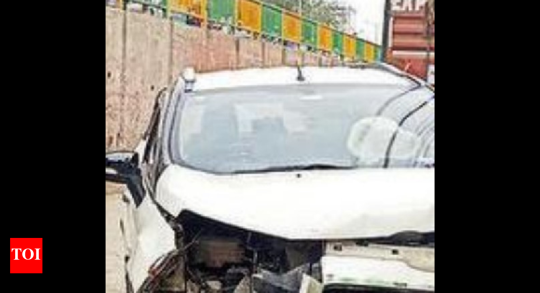 Truck Crash: 42-yr-old Dies As Truck Ploughs Into Auto | Ghaziabad News ...