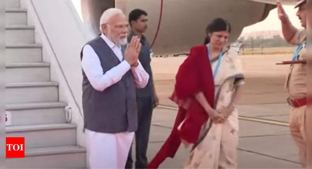 PM Modi lands in Bengaluru, says looking forward to meet exceptional Isro scientists | India News – Times of India