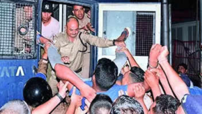 Protesting contractual Corona warriors detained, booked