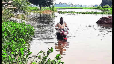 Admin distributes ration, other items in low-lying flood-affected villages