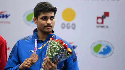Rudrankksh shoots better than worlds gold medallist in simulated environment at Karni Range