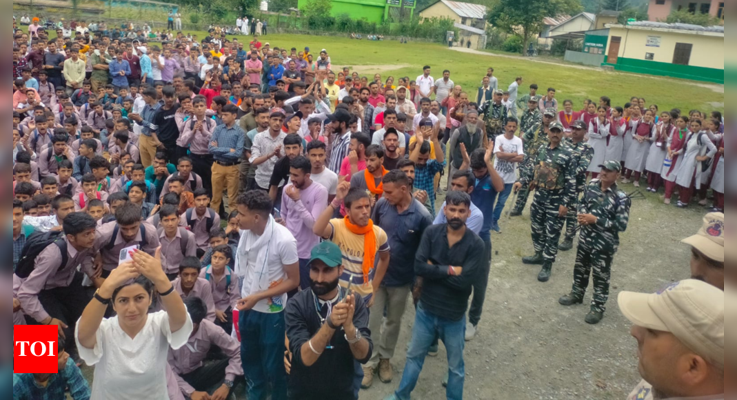 Students Protest Against Teachers For Beating Up Class 10 Student For ...