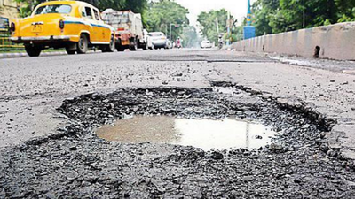 Kolkata: Pillion rider dies under truck as biker skirts crater