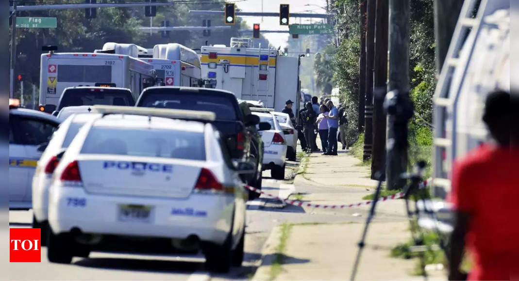 Un homme blanc a abattu trois Noirs dans un magasin de Floride, ce que les autorités considèrent comme un crime de haine.