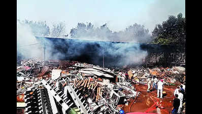 Major fire at Daria scrap market, no casualties