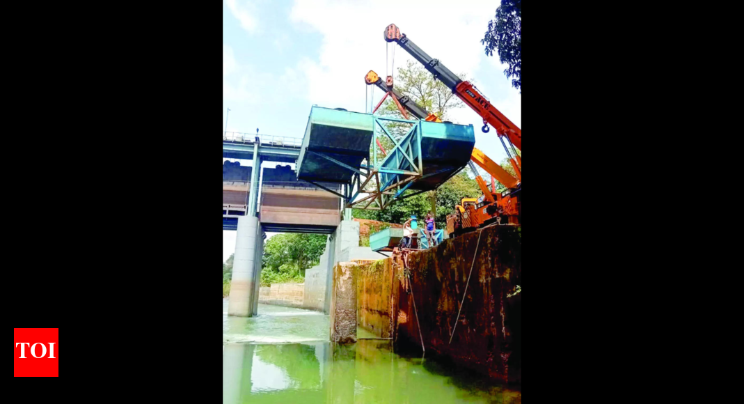 Toppled Ganjem pontoon up again, pumps reinstallation soon | Goa News ...