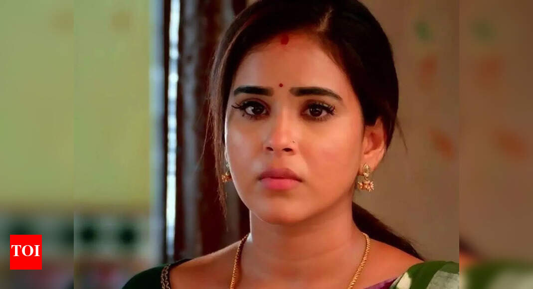 Amudhavum Annalakshmiyum Kumaresan reveals the truth about his father