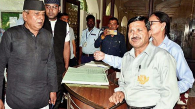 Doon lawyer in dhoti-kurta denied entry to club