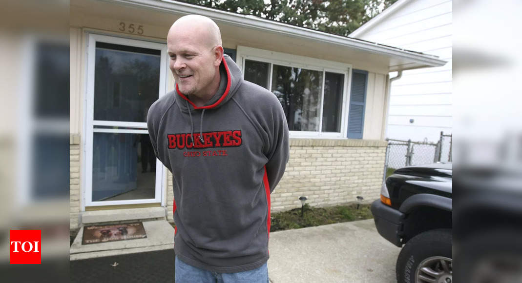 Samuel Wurzelbacher Joe The Plumber Who Questioned Obamas Tax Proposals During The 2008
