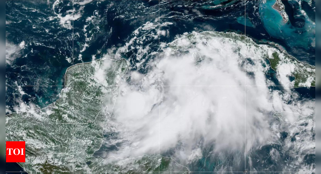 Tropical Storm: Idalia Strengthens To A Hurricane, Pushing A Surge Of ...