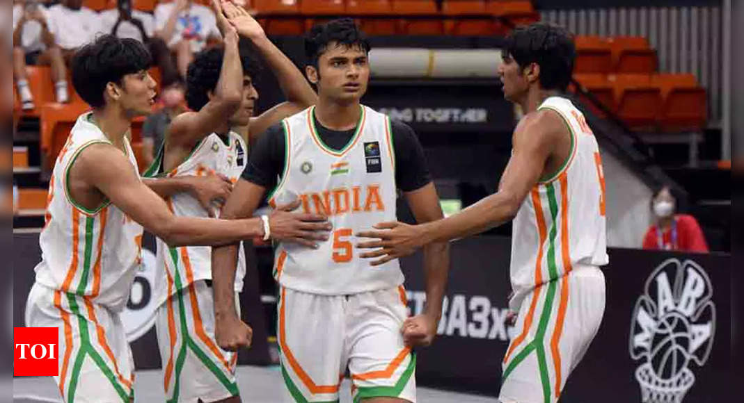 Індійські кейджкіпери готуються до свого дебюту на Чемпіонаті світу, зігравши проти України в першому матчі турніру FIBA ​​​​3×3 |  Більше спортивних новин