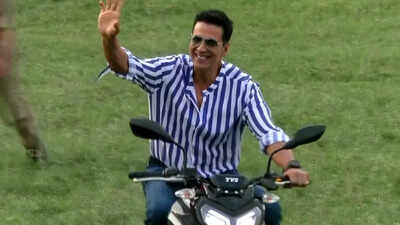 'Khiladi' Akshay Kumar shows off his ‘biker avatar’ in Lucknow while shooting for his upcoming film ‘Sky Force’