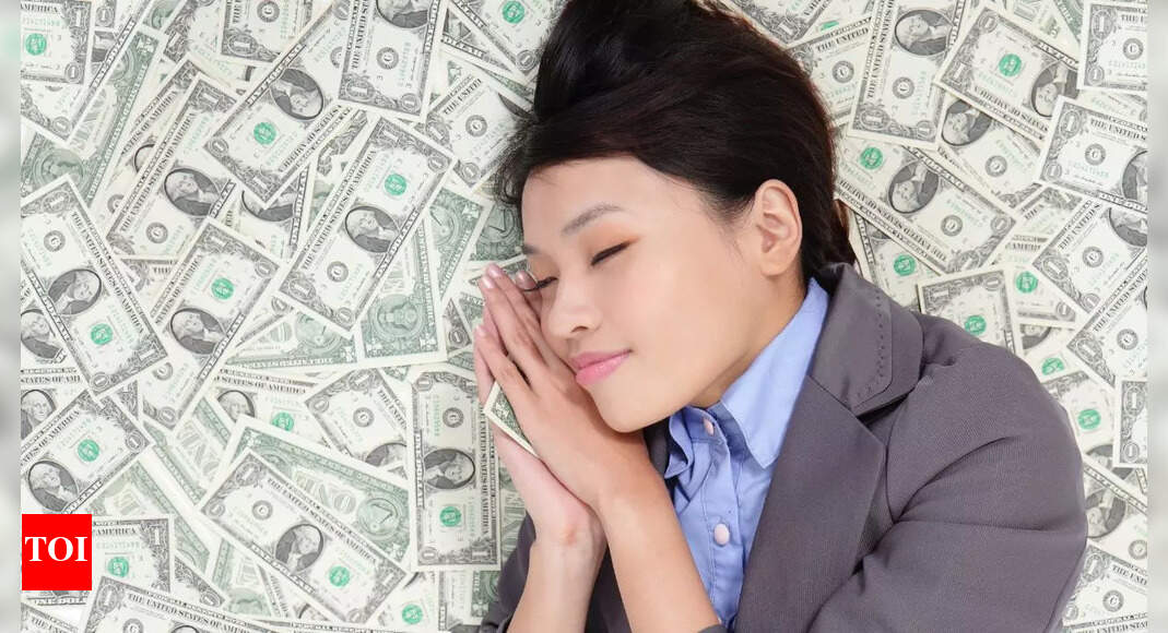 Dreams Meaning What does it mean when you dream about money? Different