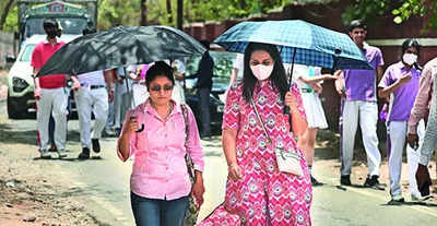 Temperature hovers above 30 mark as dry spell drags on