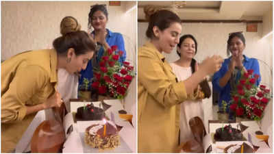 Video: Akshara Singh celebrates the birthday with her mother Nilima Singh
