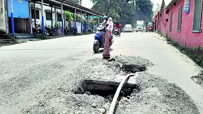Potholes abound in road leading to Doon rly station