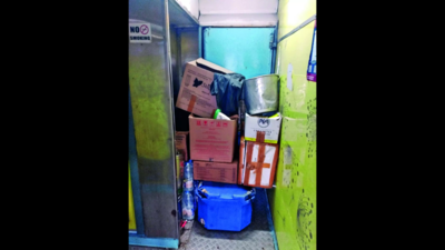 Rail passengers dismayed by unhygienic conditions: Food trays stored near loos