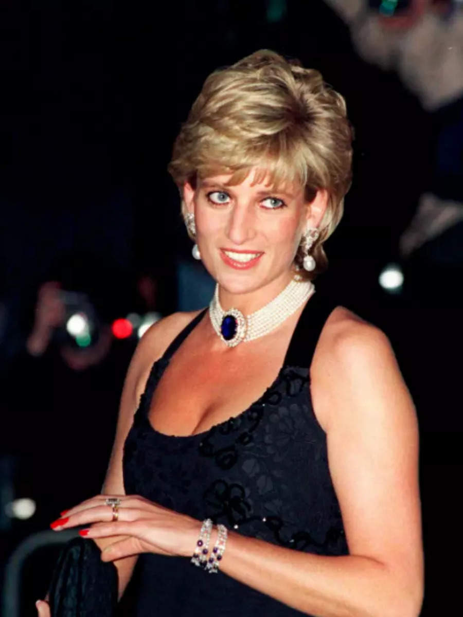 10 times late Princess Diana broke royal rules through her fashion ...