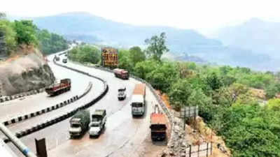 Traffic on Pune-bound lanes of Mumbai-Pune Expressway to be stopped for two hours on Friday for gantry work