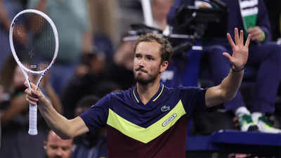 Daniil Medvedev muscles into US Open third round