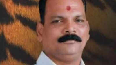 Shiv Sena (UBT) ex-corporator Sudhir More dies by suicide, body ...