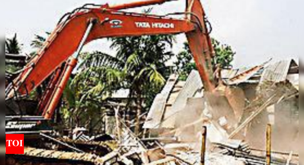 2 women strip partially to stop eviction drive in Assam | Guwahati News ...