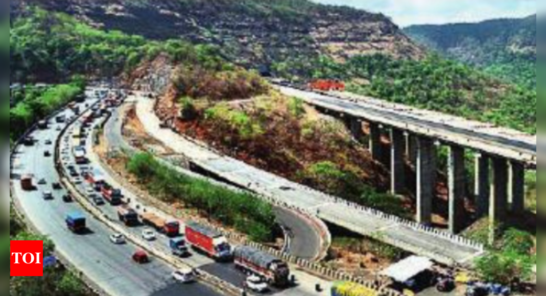 Commuters Tired Of Regular Traffic Snarls On Pune Mumbai Expressway Pune News Times Of India