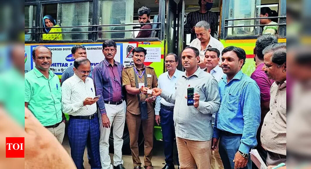 Indira Canteen Minister Inspects Indira Canteen Hubballi News